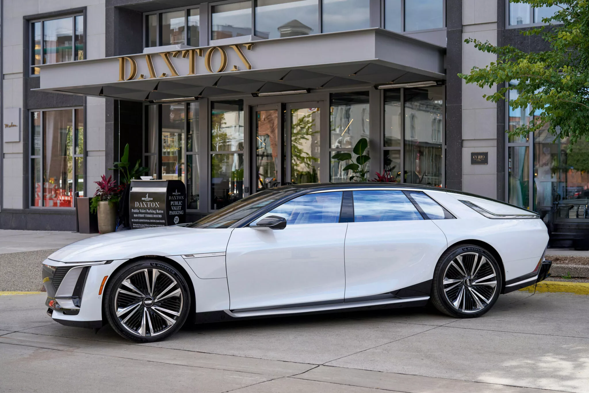 神秘低調佳特力Celestiq新車落地